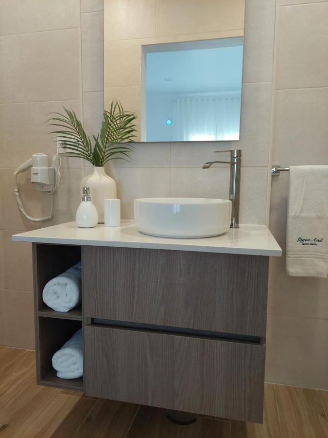 Lagoa Azul Guest House II ヴィラ・ノヴァ・デ・ミルフォンテス エクステリア 写真