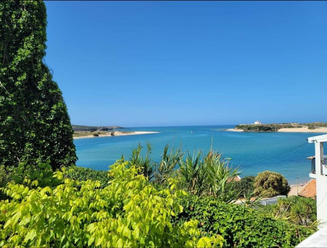 Lagoa Azul Guest House II ヴィラ・ノヴァ・デ・ミルフォンテス エクステリア 写真