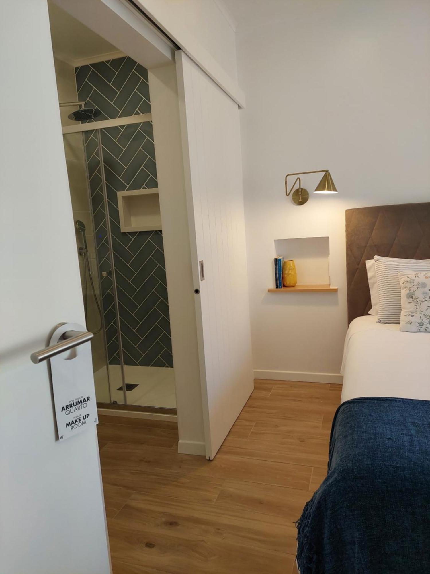Lagoa Azul Guest House II ヴィラ・ノヴァ・デ・ミルフォンテス エクステリア 写真